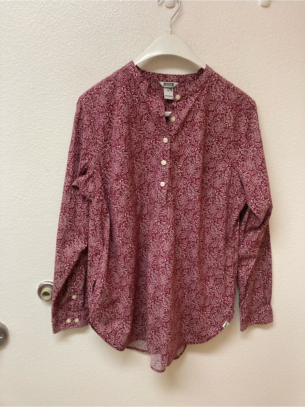 DULUTH Cream Floral Print Tunic on Oxblood Background (XL)